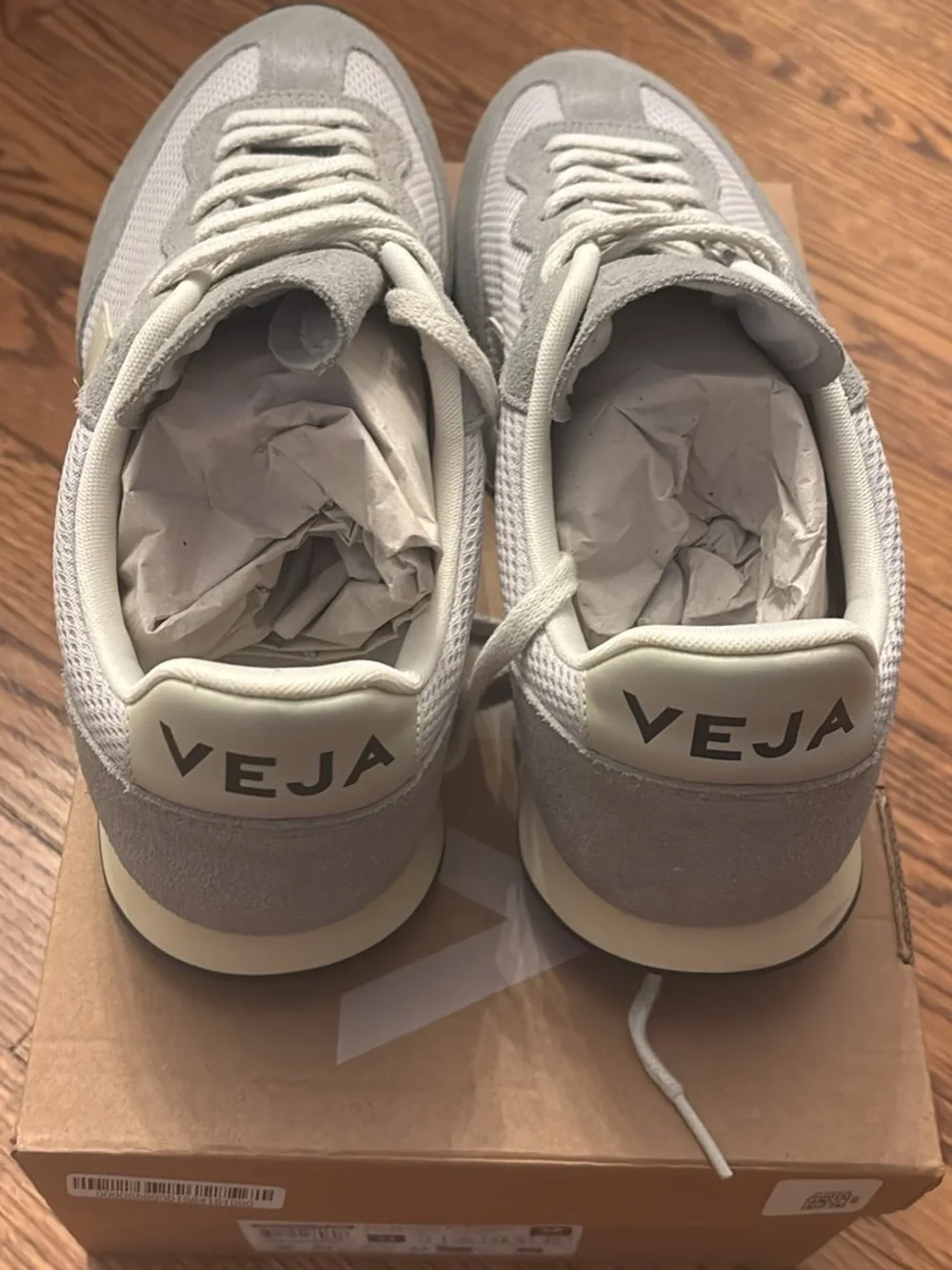 Men’s excellent condition Vejas